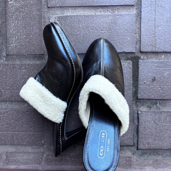 SOLD Vintage coach heels - Picture 1 of 4